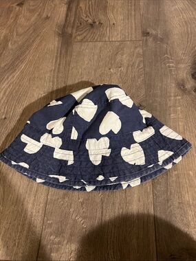 NWOT next girls hearts bucket hat sz 3-6 yrs